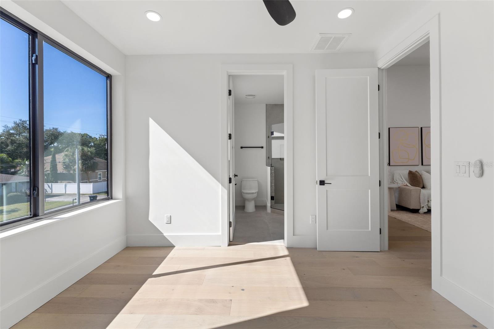 Image 64 of 81 For 3817 San Nicholas Street