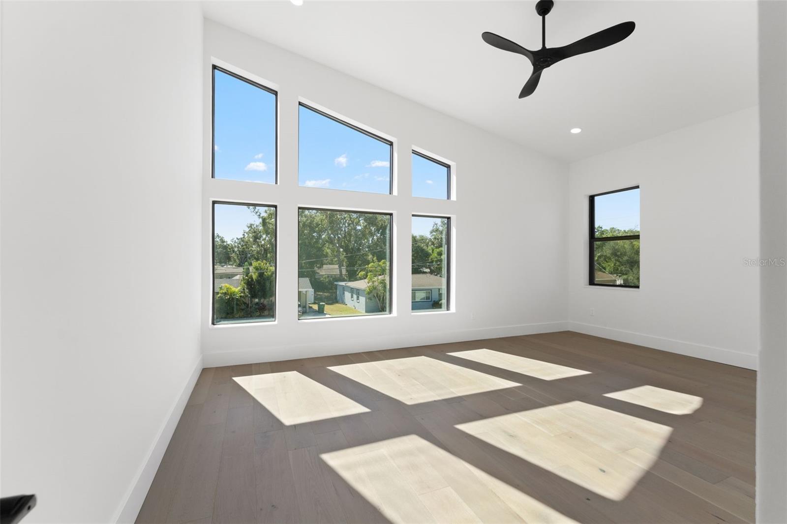 Image 66 of 81 For 3817 San Nicholas Street