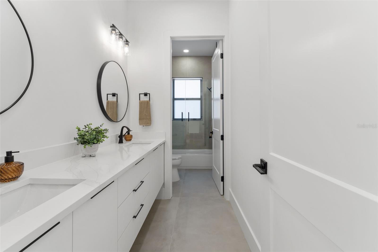 Image 68 of 81 For 3817 San Nicholas Street