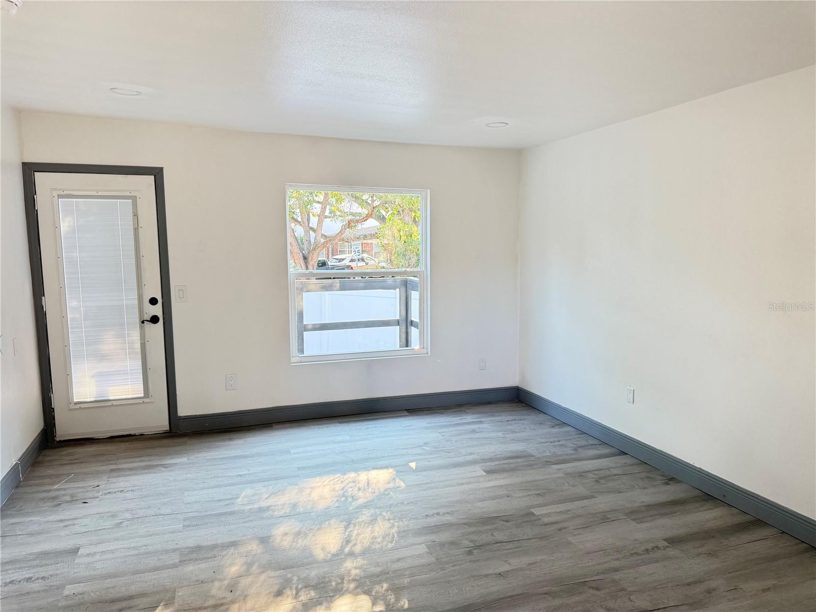 Image 21 of 52 For 3014 West Shore Boulevard