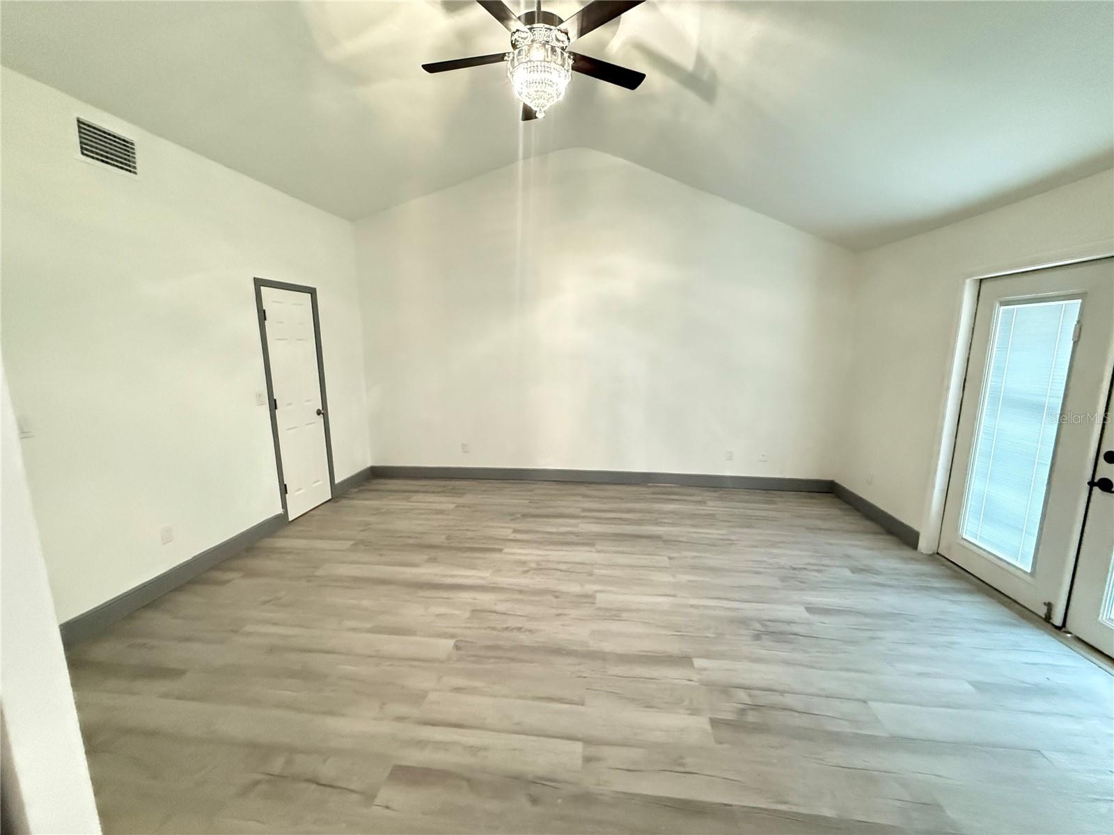 Image 32 of 52 For 3014 West Shore Boulevard