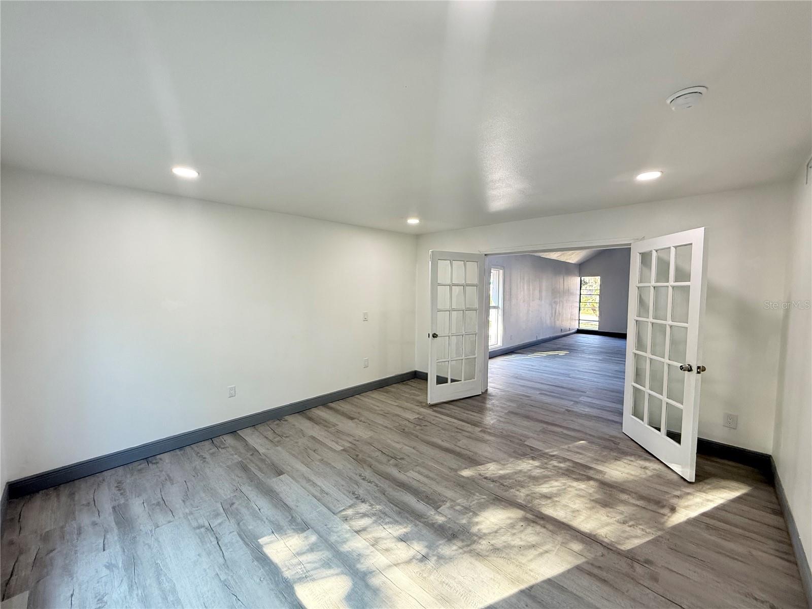 Image 50 of 52 For 3014 West Shore Boulevard