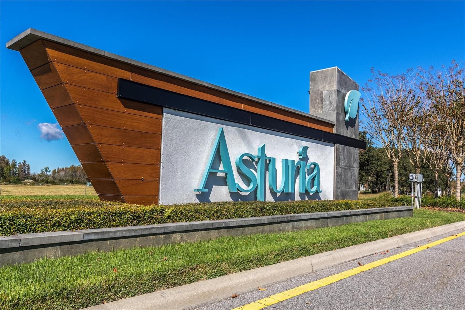 Image 3 of 50 For 2700 Verona Lane