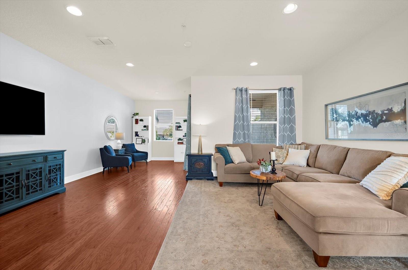 Image 11 of 43 For 838 Callista Cay