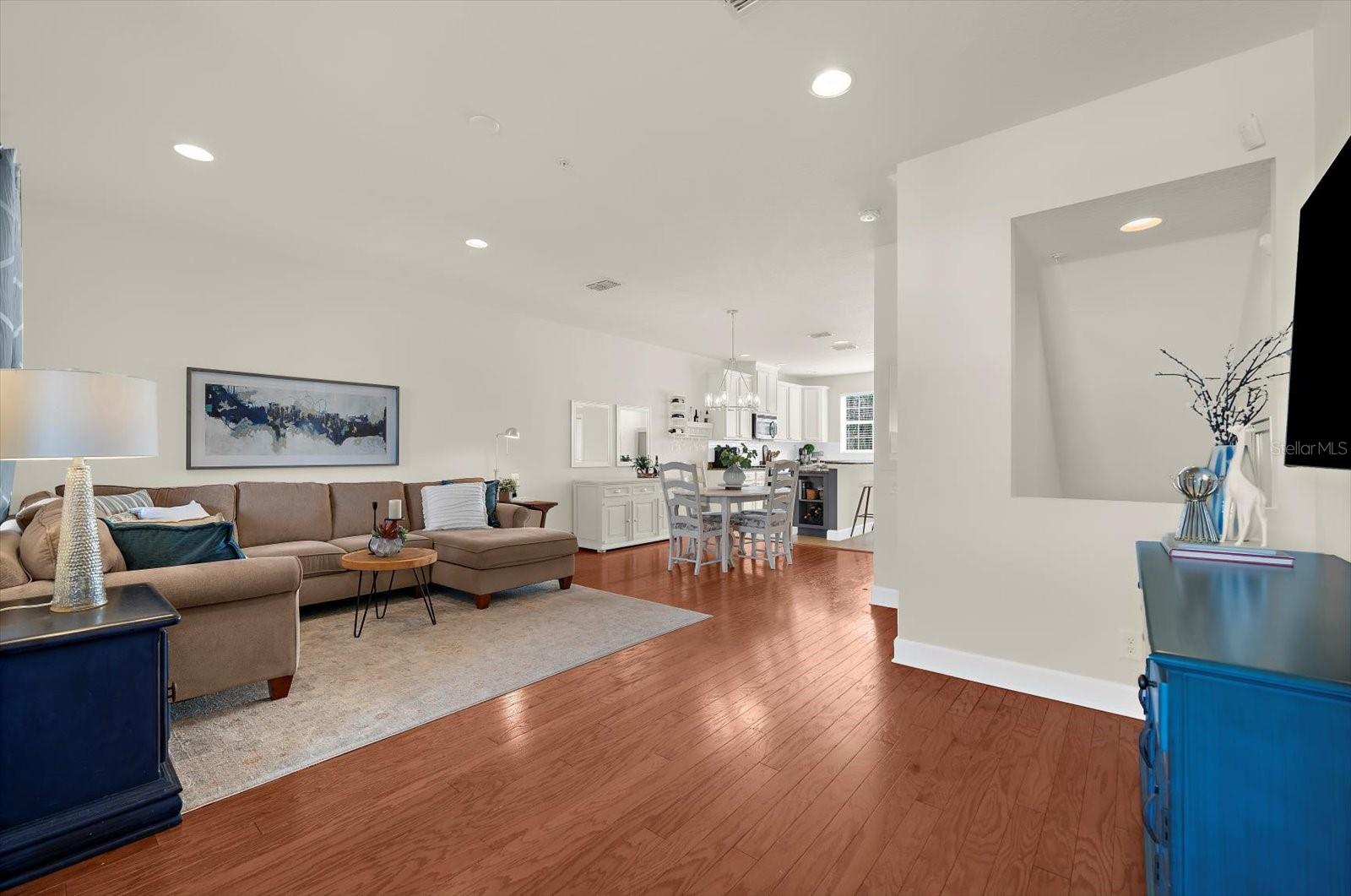 Image 16 of 43 For 838 Callista Cay