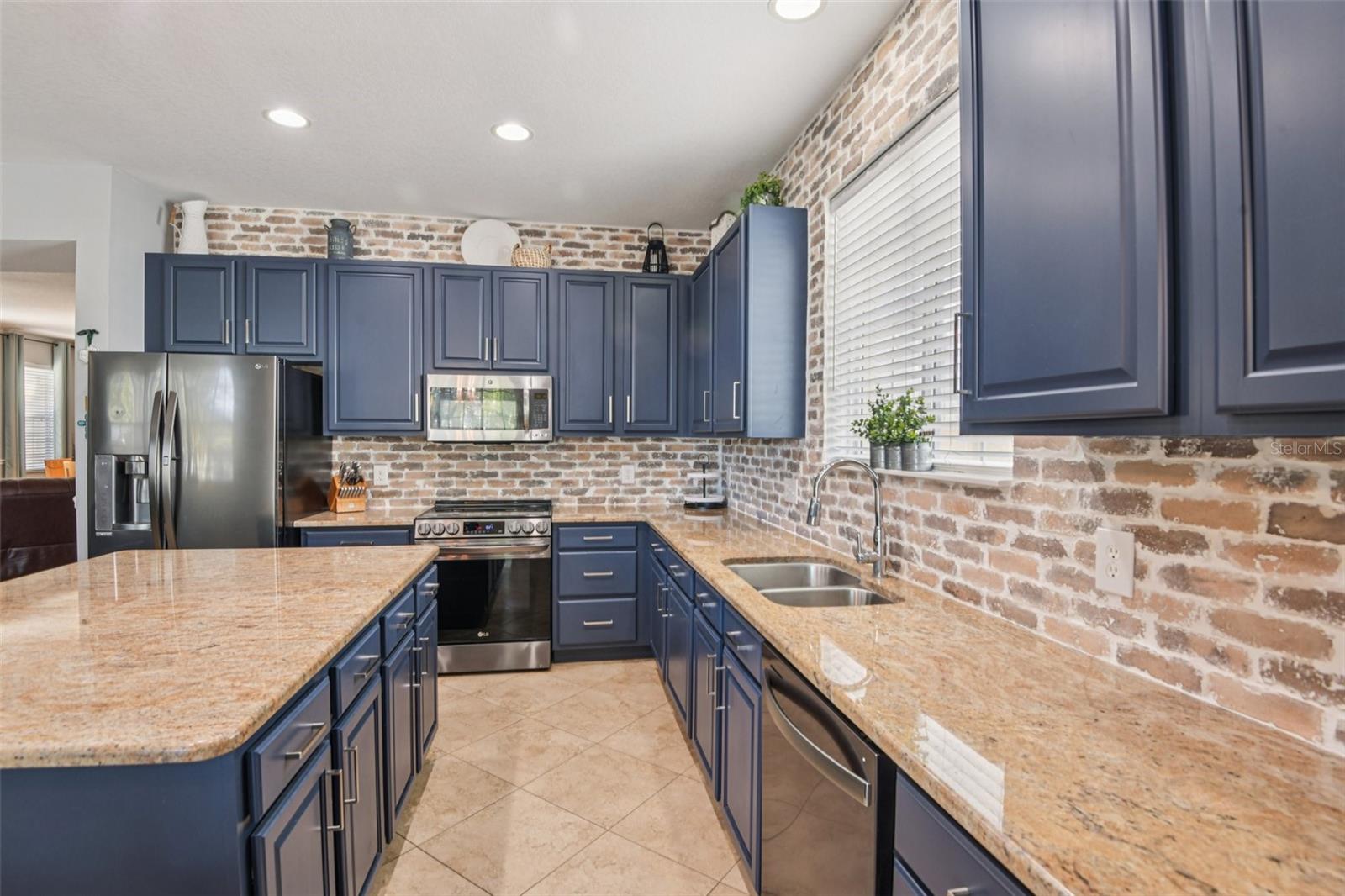 Image 13 of 30 For 19522 Timberbluff Drive