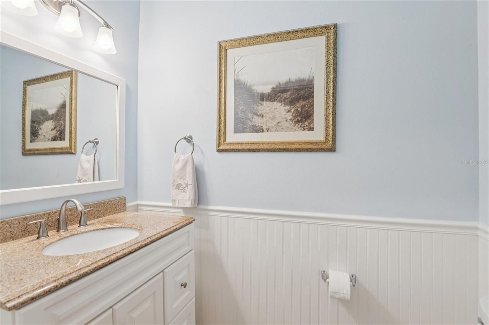 Image 17 of 30 For 19522 Timberbluff Drive