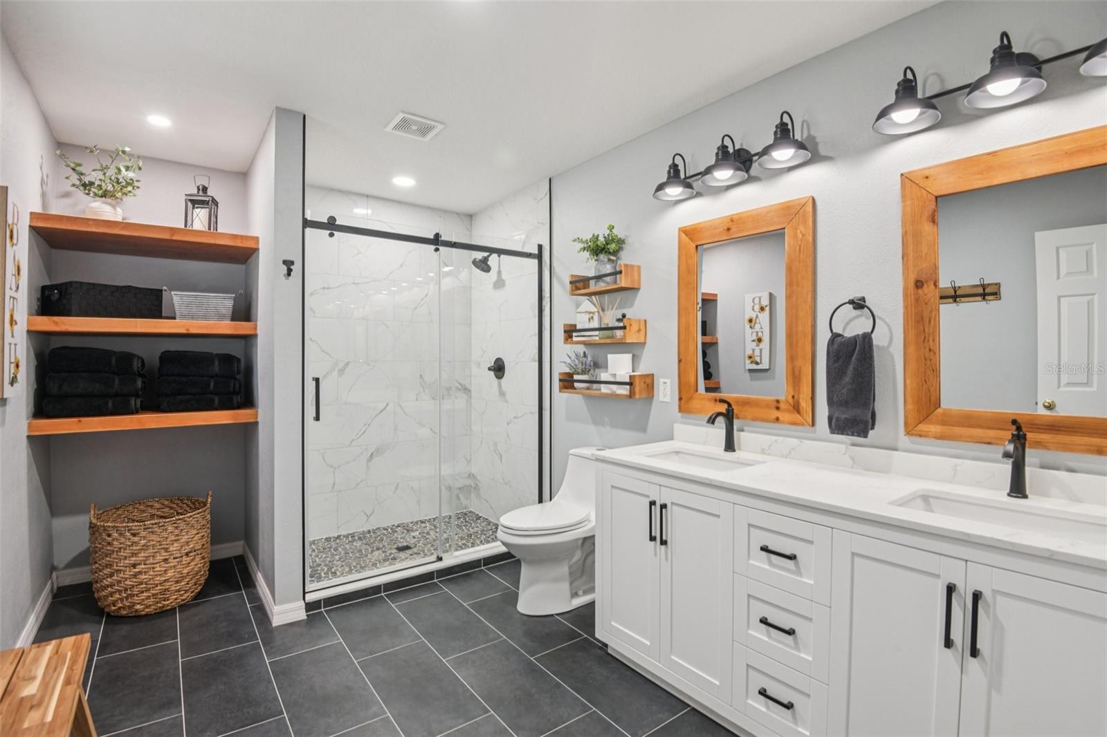 Image 7 of 30 For 19522 Timberbluff Drive