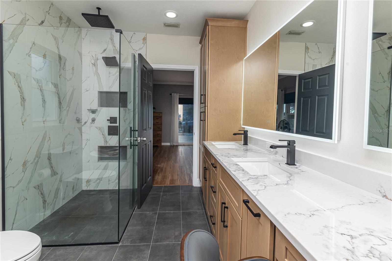 Image 24 of 29 For 510 Lewis Boulevard Se