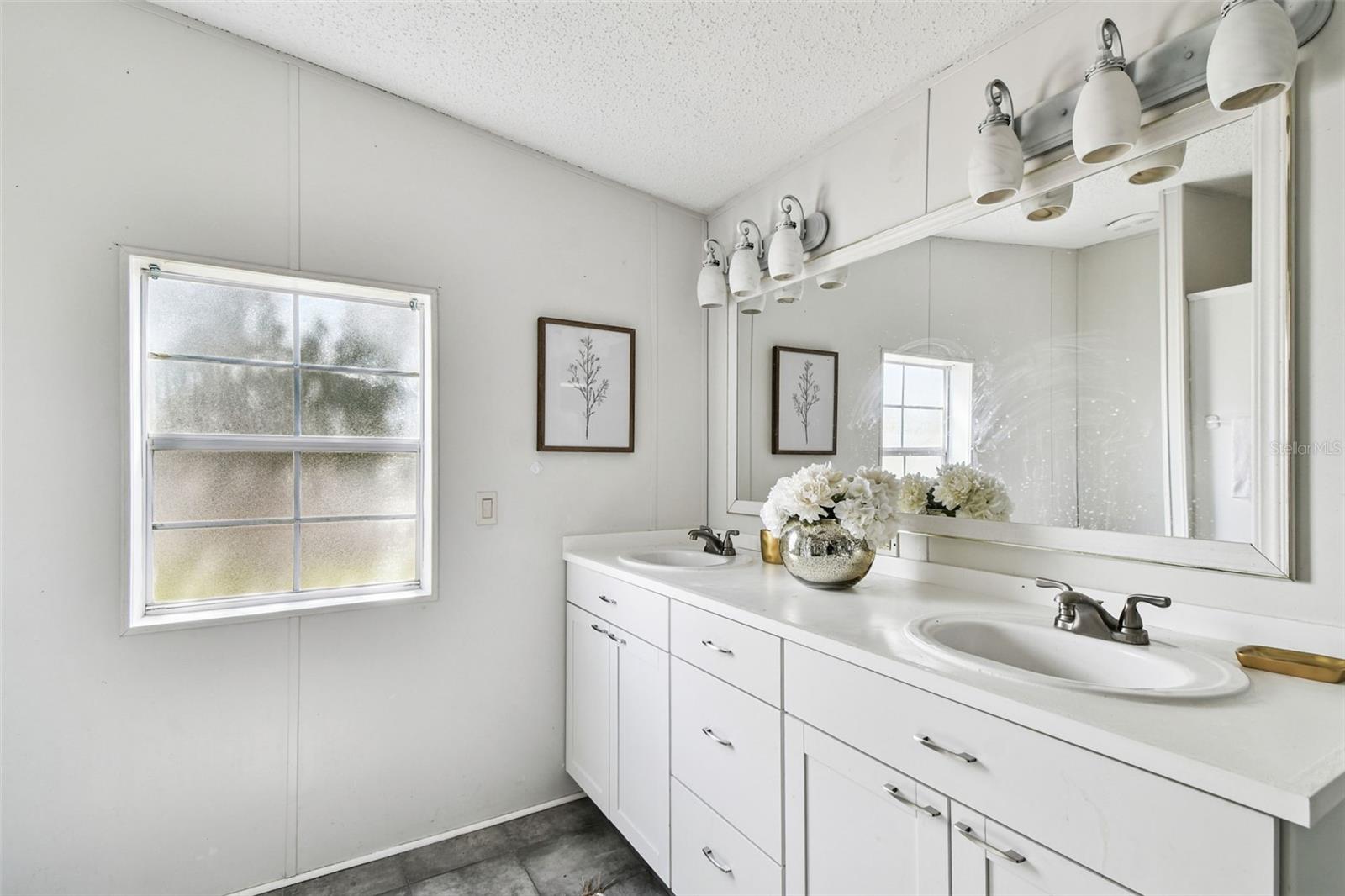 Image 17 of 24 For 6151 109th Avenue N