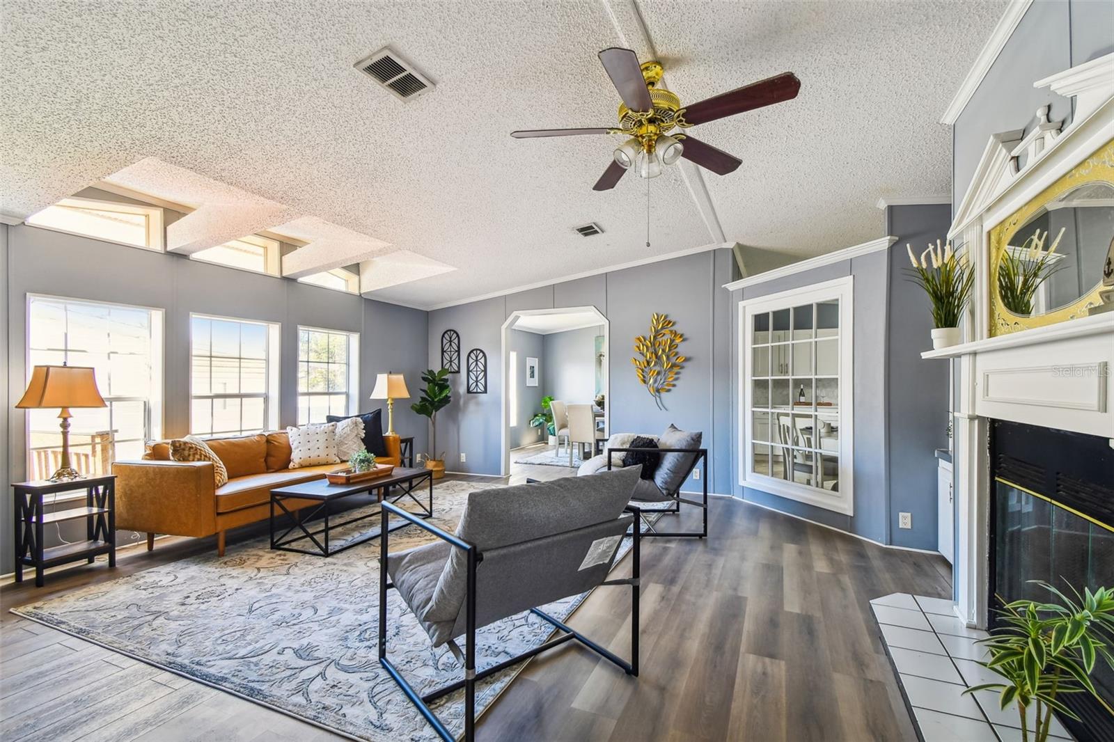 Image 2 of 24 For 6151 109th Avenue N