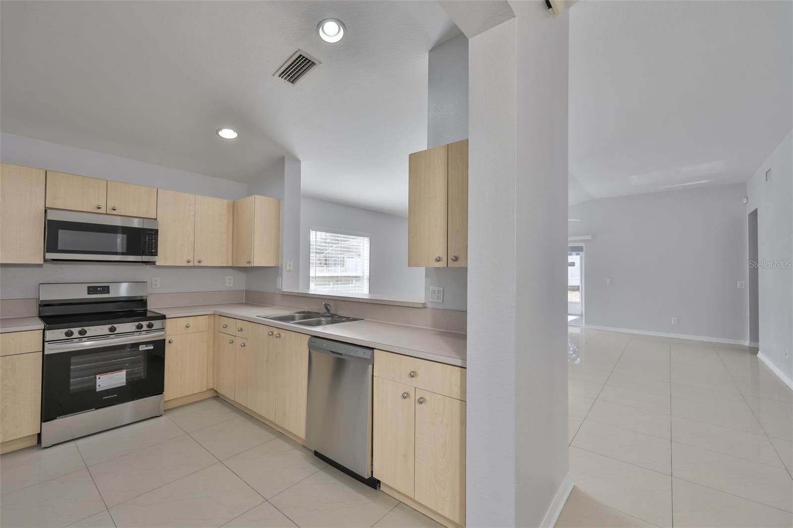 Image 11 of 40 For 11345 Coconut Island Drive