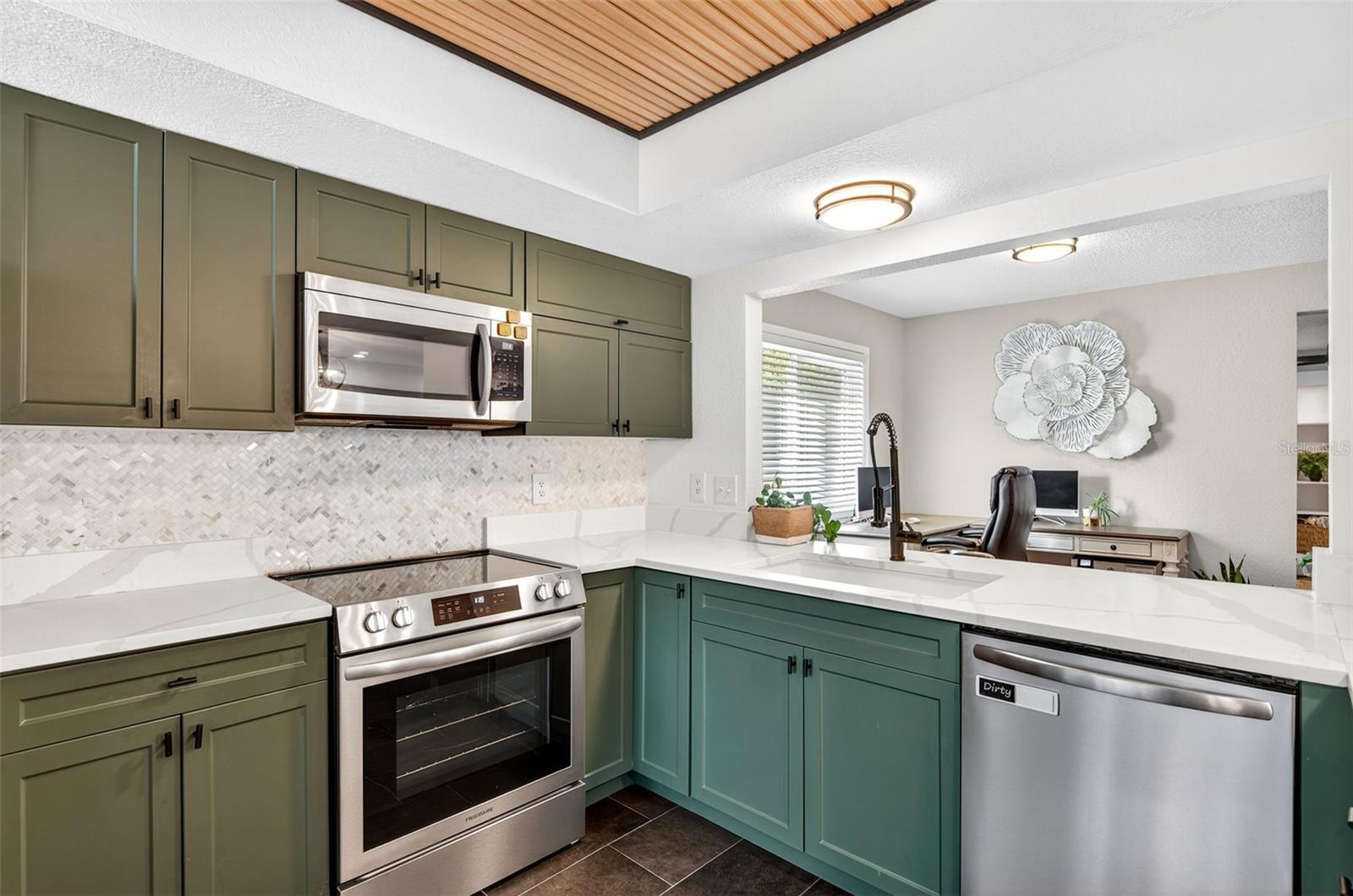 Image 12 of 44 For 2366 Pembrook Drive