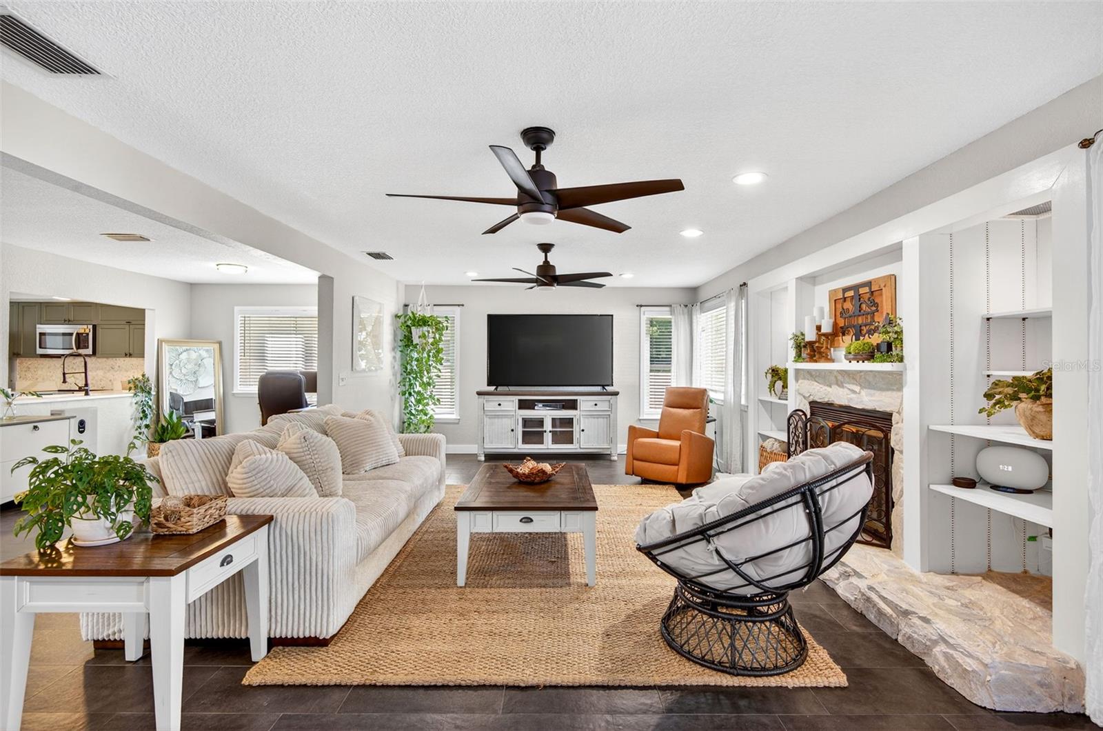 Image 23 of 44 For 2366 Pembrook Drive