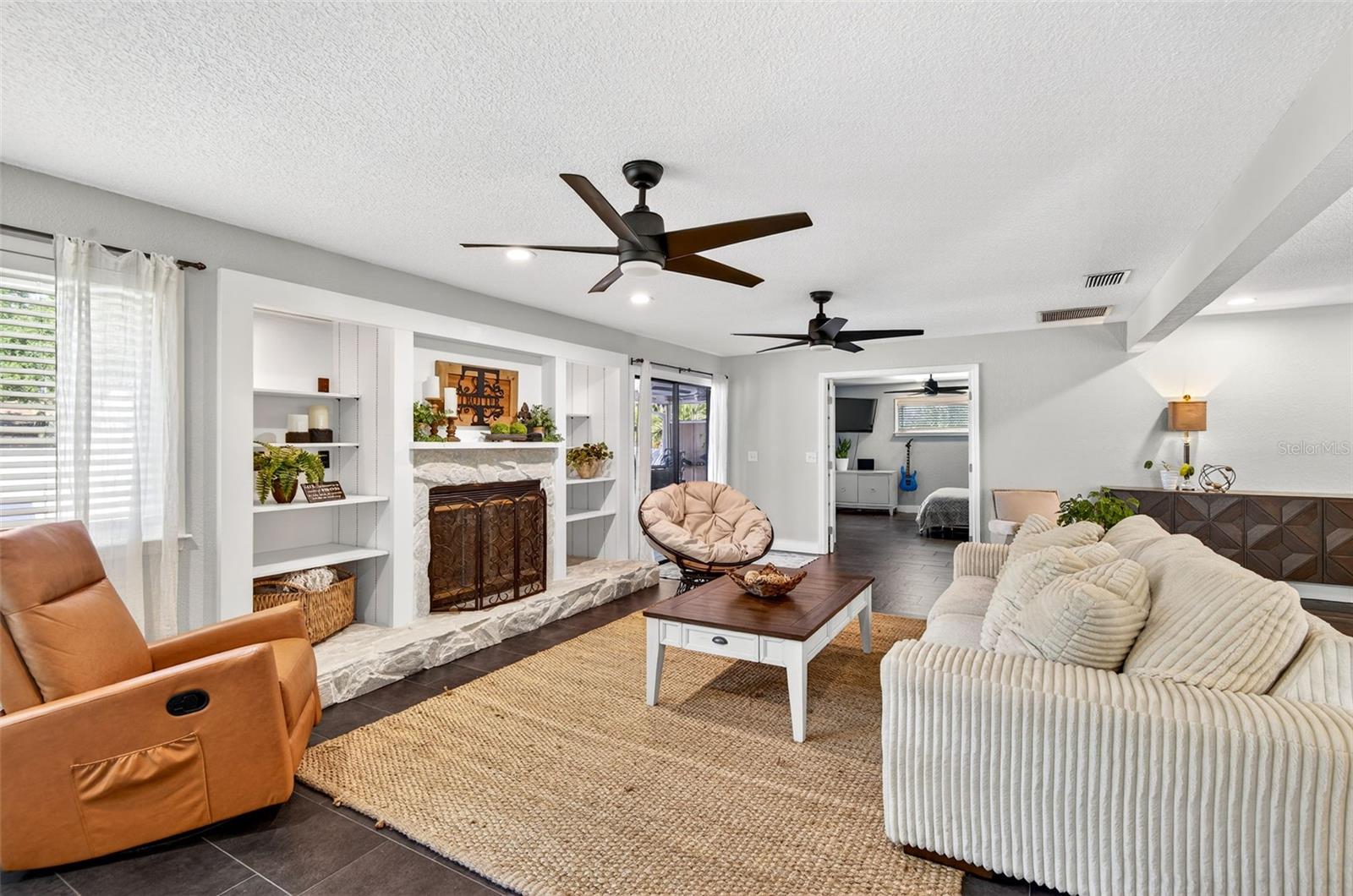 Image 24 of 44 For 2366 Pembrook Drive