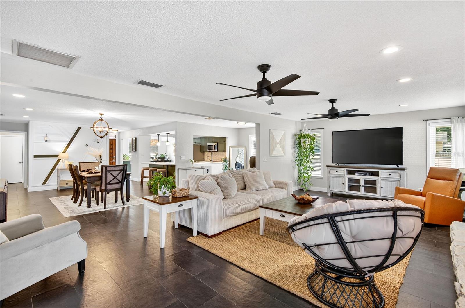 Image 26 of 44 For 2366 Pembrook Drive