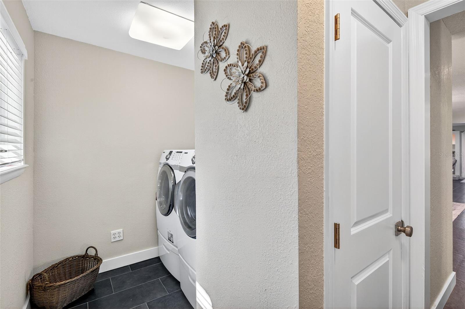 Image 37 of 44 For 2366 Pembrook Drive