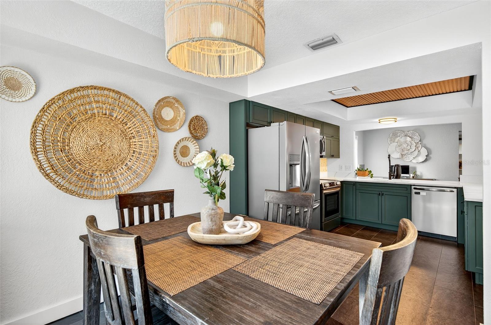 Image 8 of 44 For 2366 Pembrook Drive