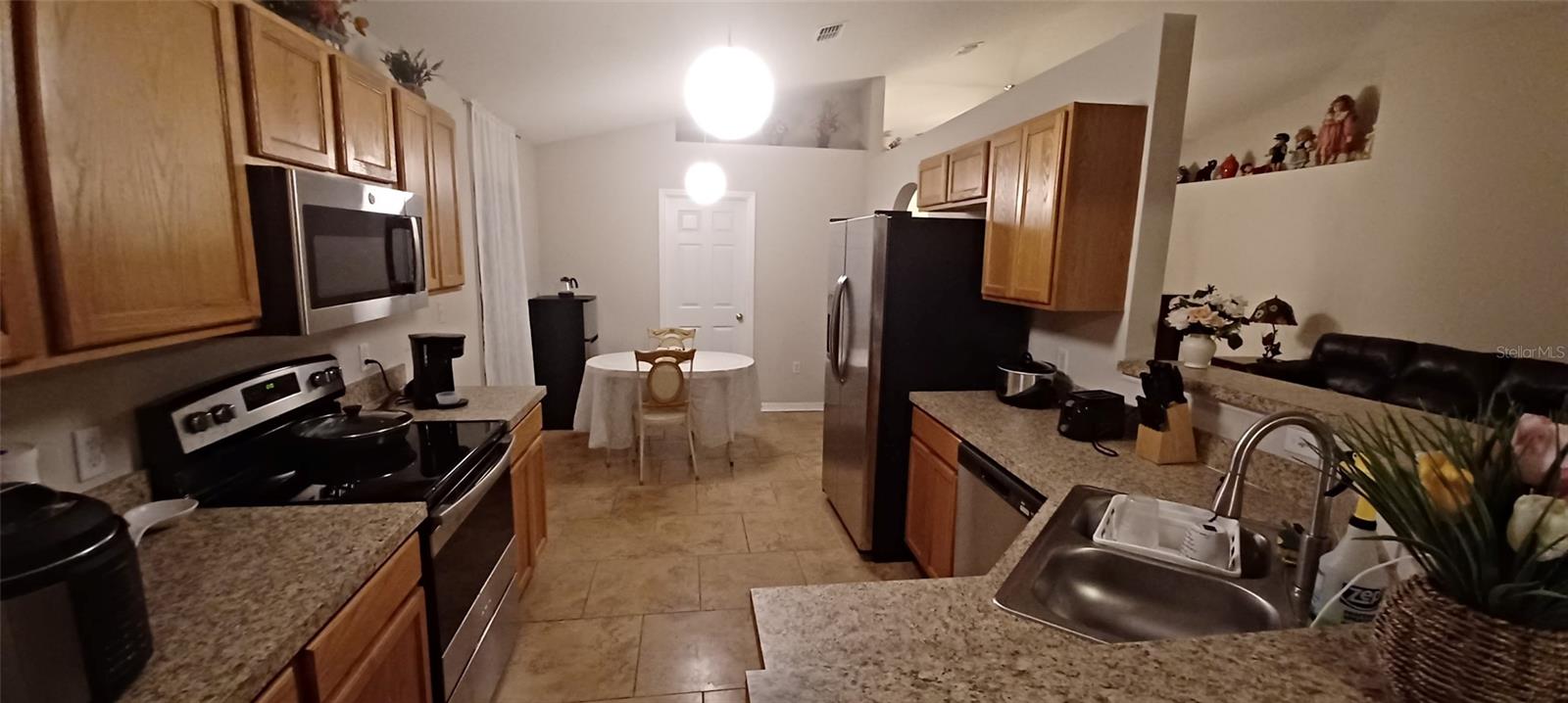 Image 19 of 43 For 1864 Emily Drive