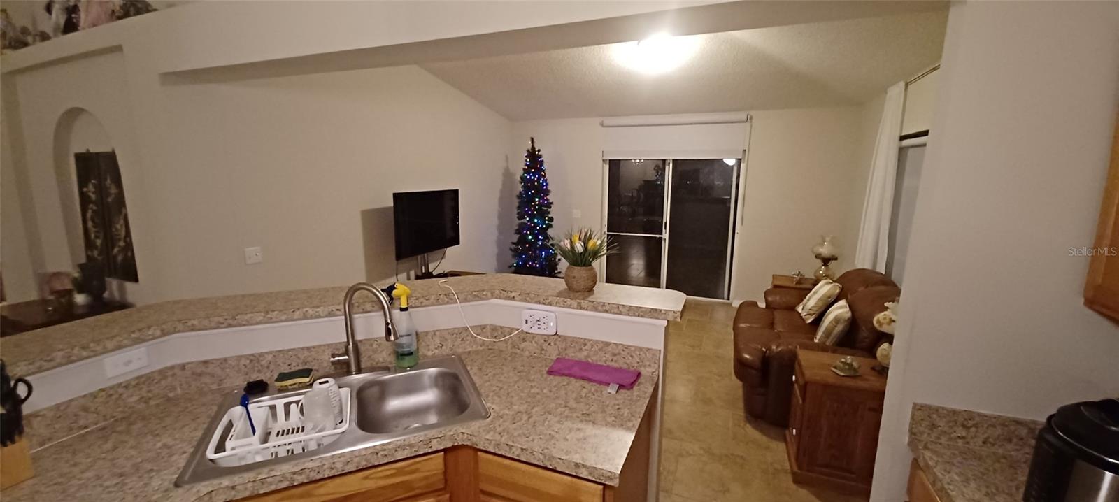 Image 20 of 43 For 1864 Emily Drive