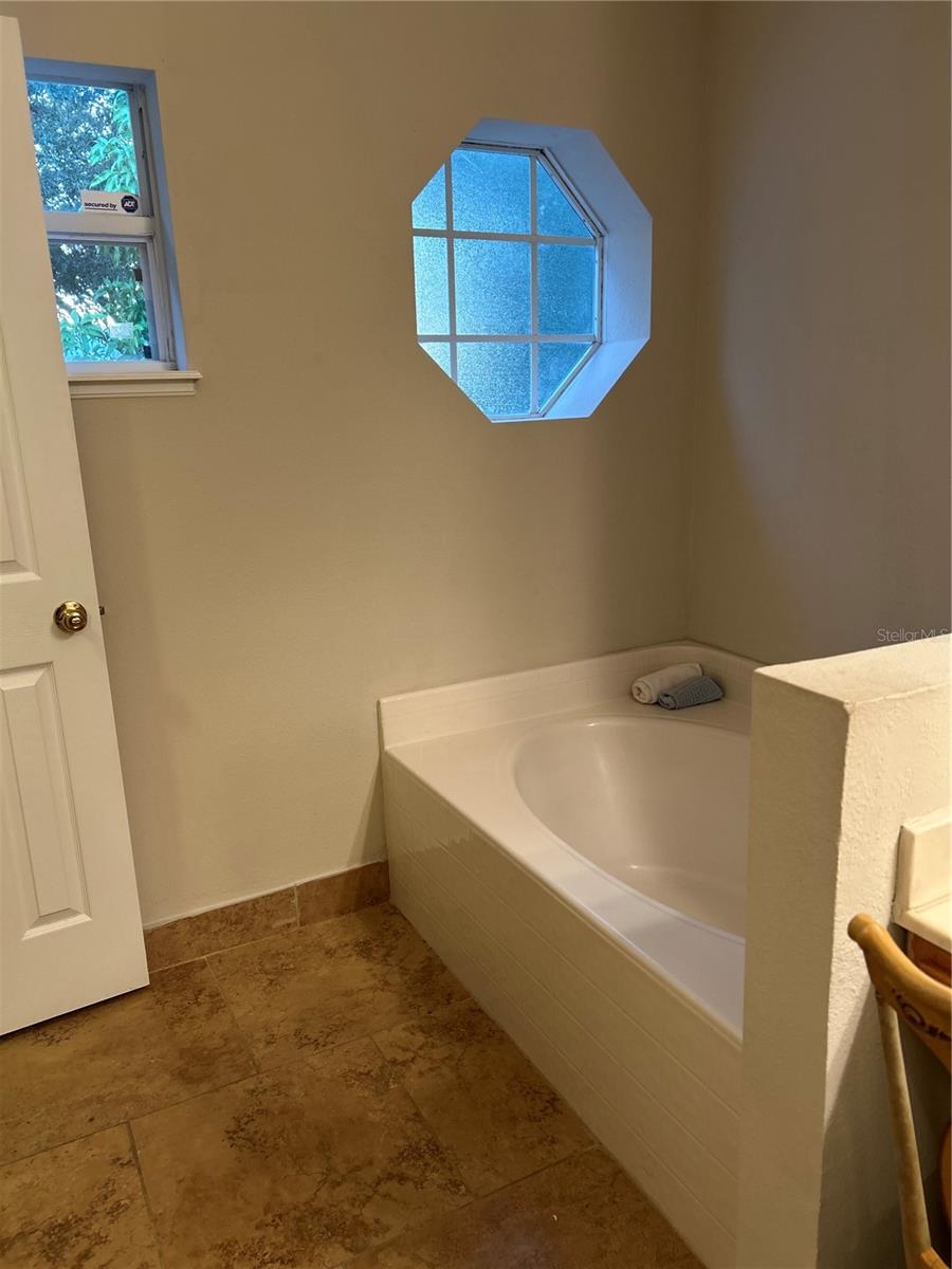 Image 23 of 43 For 1864 Emily Drive