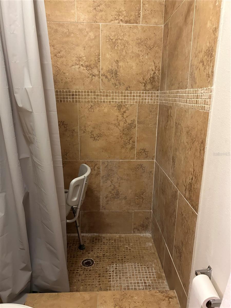 Image 24 of 43 For 1864 Emily Drive