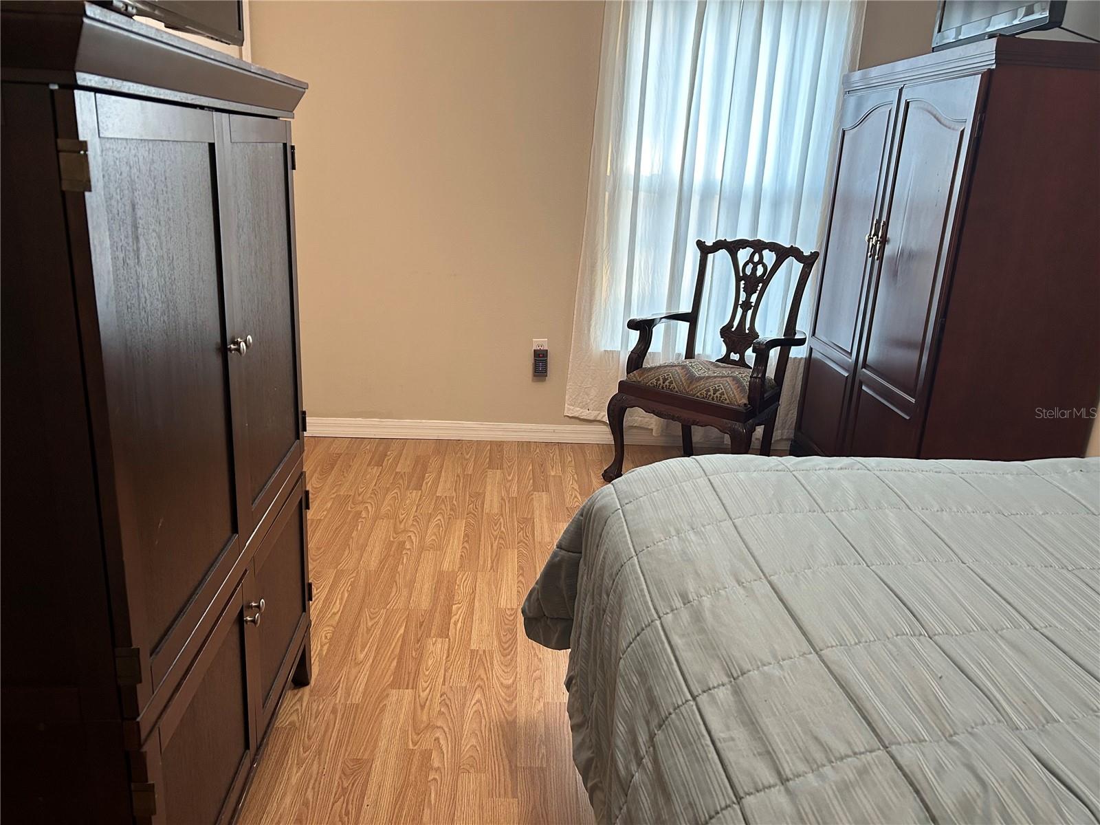 Image 37 of 43 For 1864 Emily Drive