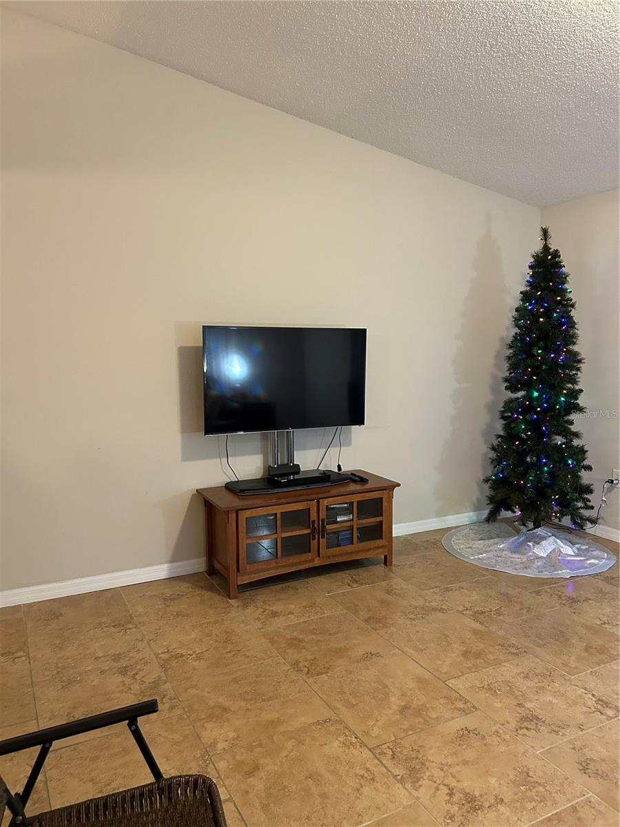 Image 40 of 43 For 1864 Emily Drive