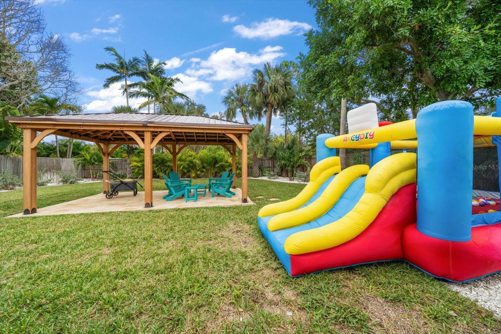 Image 15 of 33 For 955 Narcissus Avenue