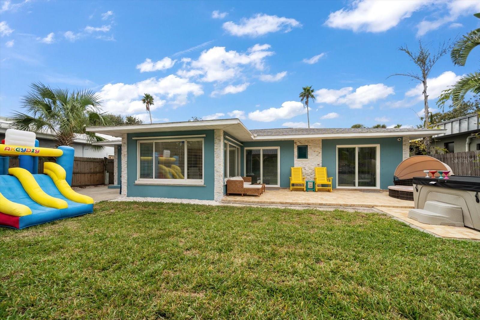 Image 16 of 33 For 955 Narcissus Avenue