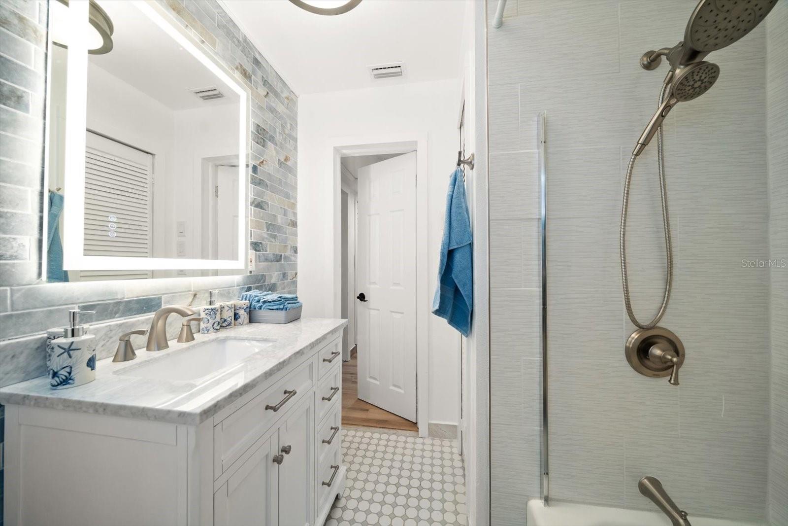 Image 22 of 33 For 955 Narcissus Avenue