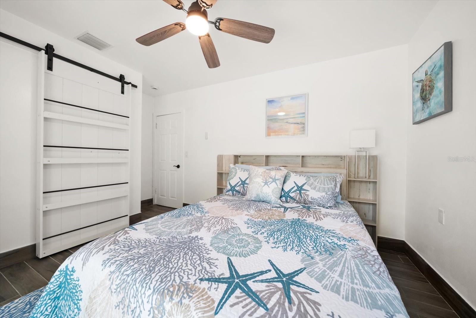 Image 24 of 33 For 955 Narcissus Avenue