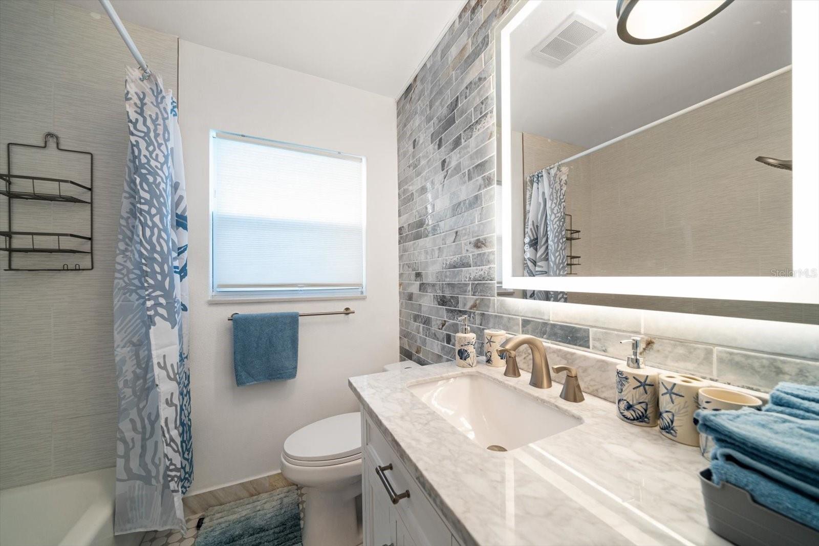 Image 27 of 33 For 955 Narcissus Avenue