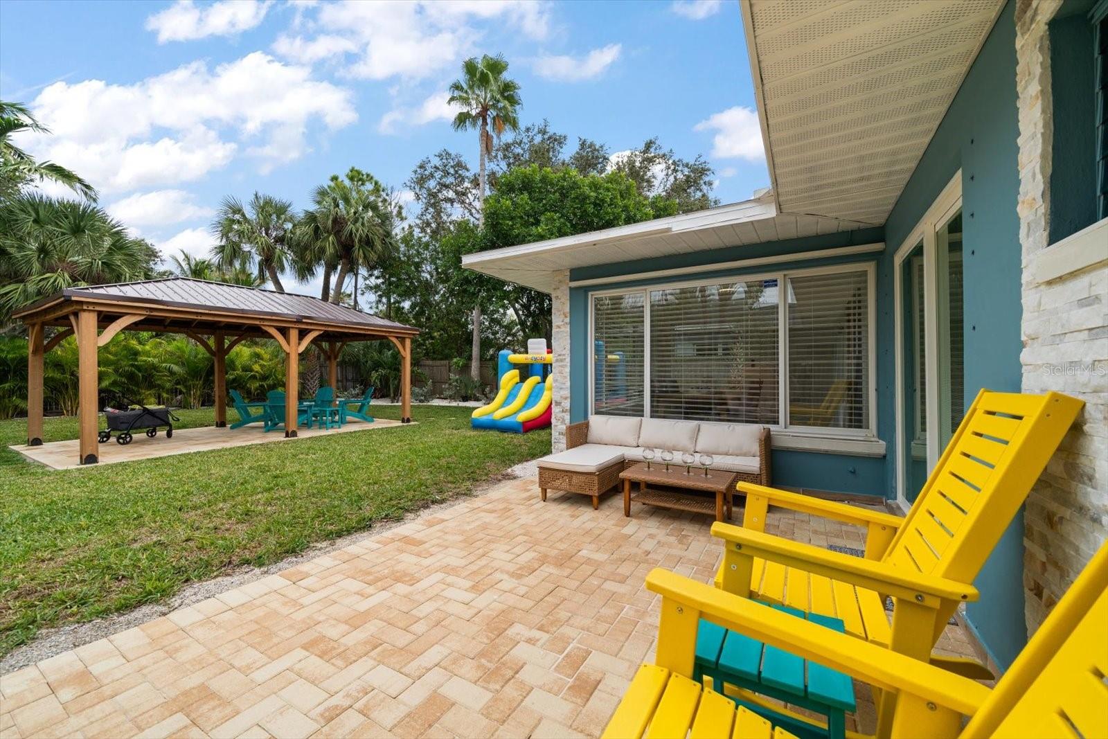 Image 29 of 33 For 955 Narcissus Avenue