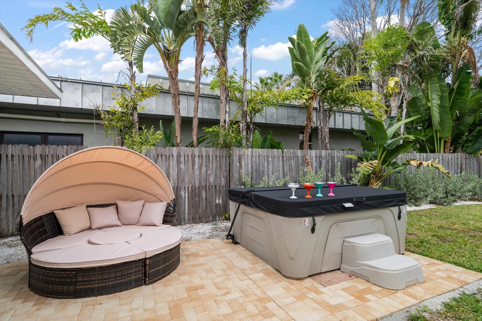 Image 30 of 33 For 955 Narcissus Avenue