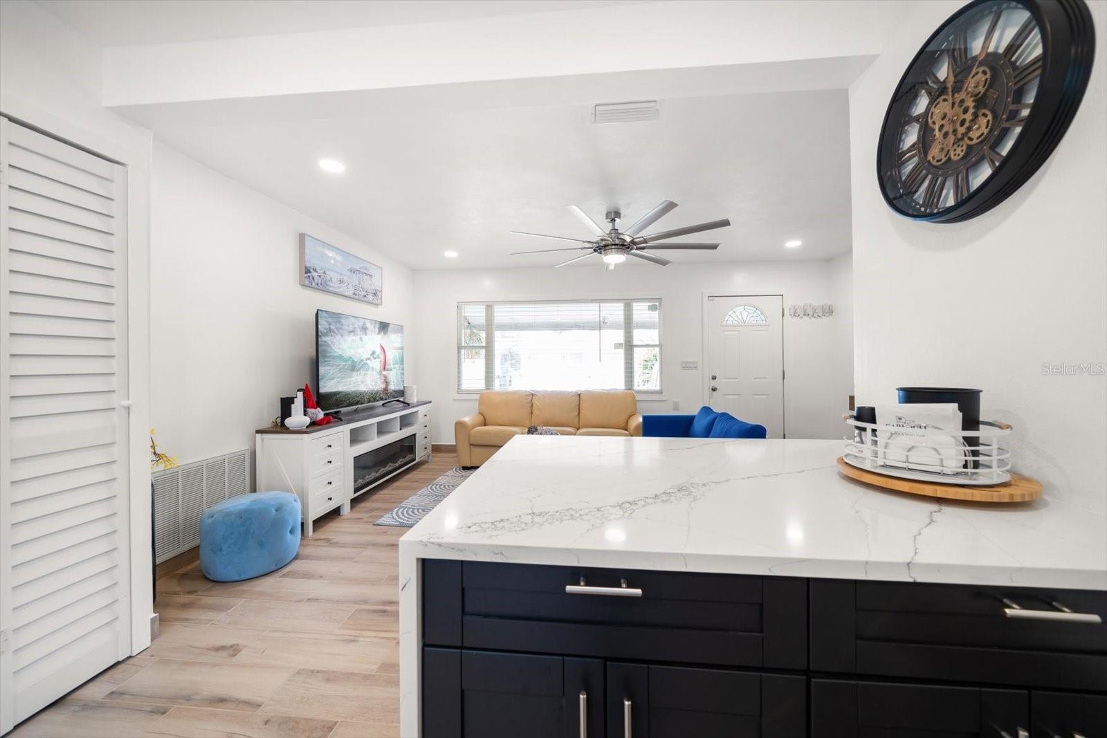 Image 8 of 33 For 955 Narcissus Avenue