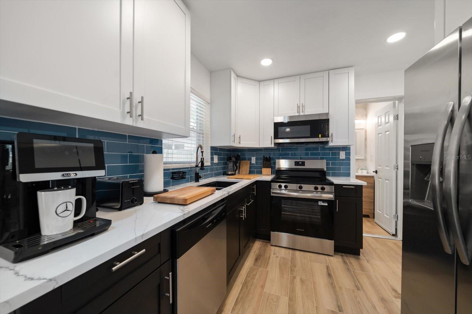 Image 9 of 33 For 955 Narcissus Avenue