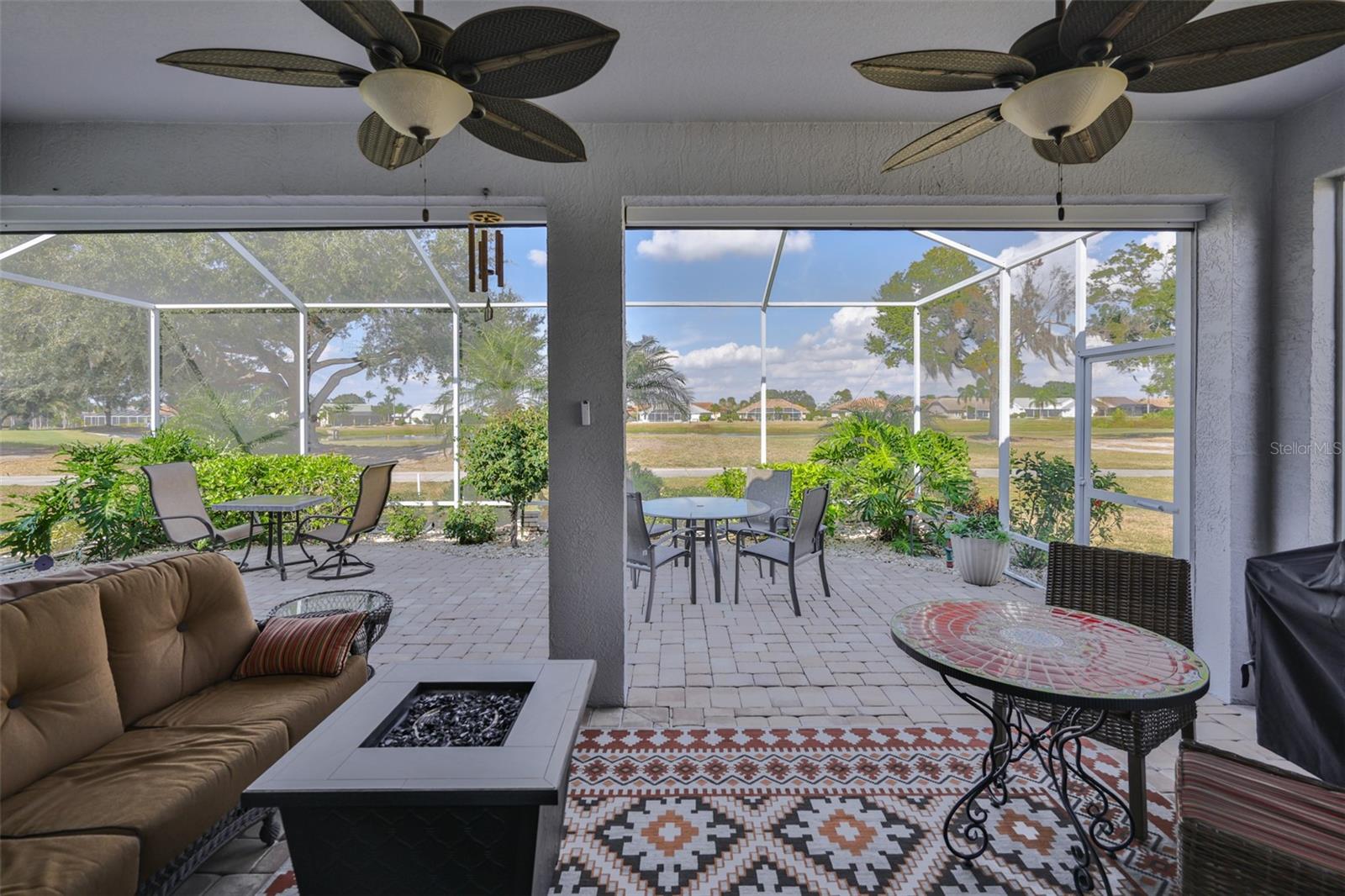 Listing photo id 14 for 2219 Platinum Drive