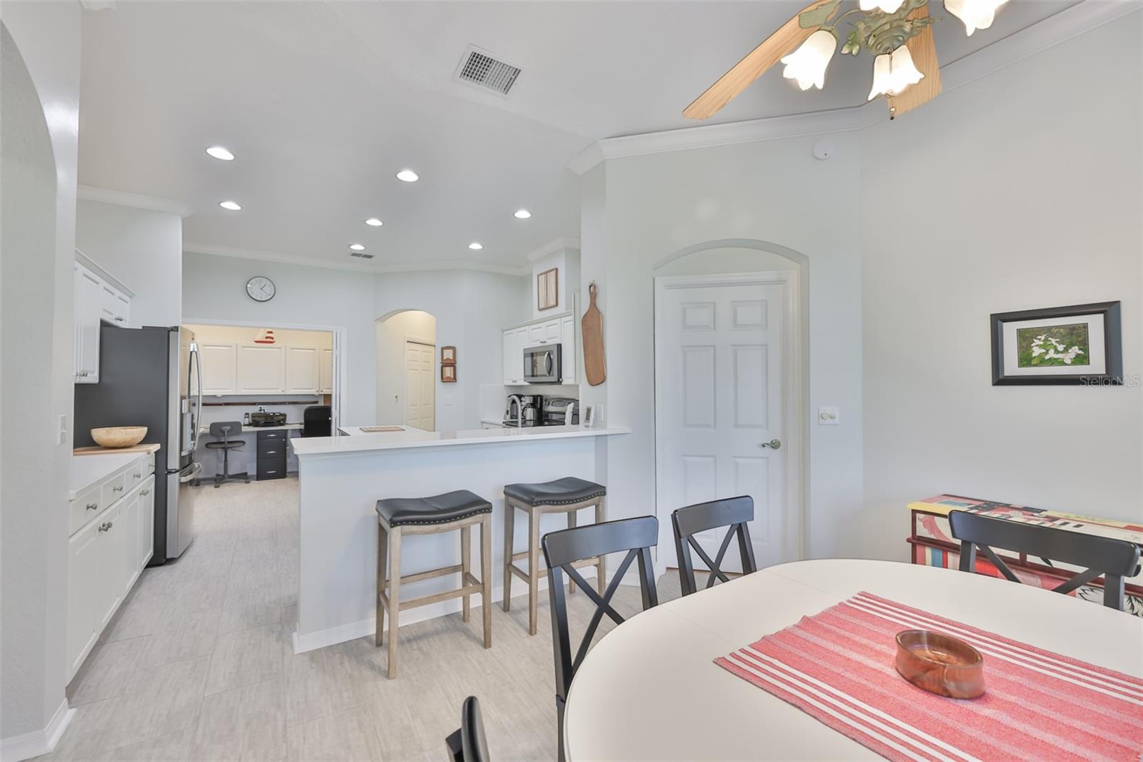 Listing photo id 33 for 2219 Platinum Drive