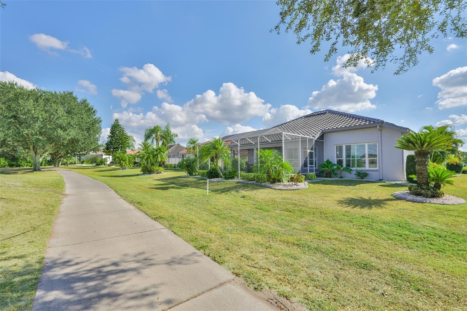 Listing photo id 37 for 2219 Platinum Drive