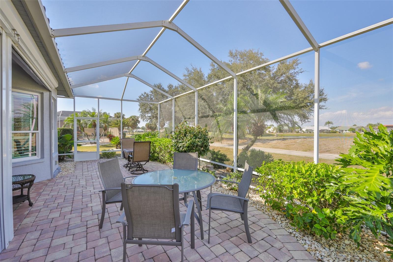 Listing photo id 39 for 2219 Platinum Drive