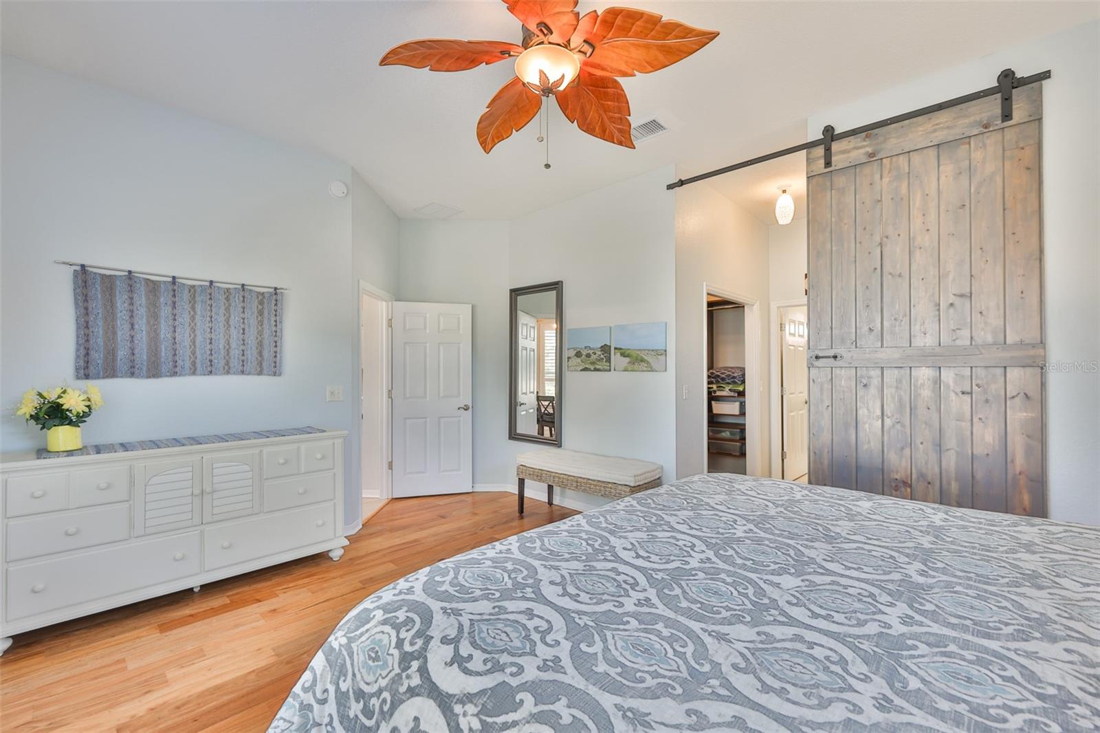 Listing photo id 41 for 2219 Platinum Drive