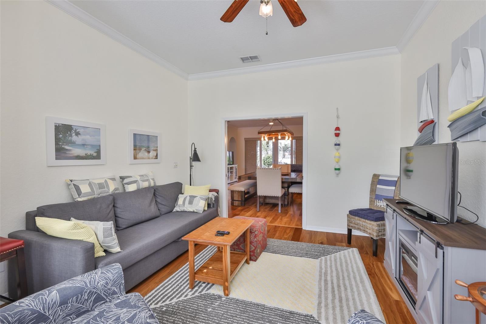 Listing photo id 46 for 2219 Platinum Drive