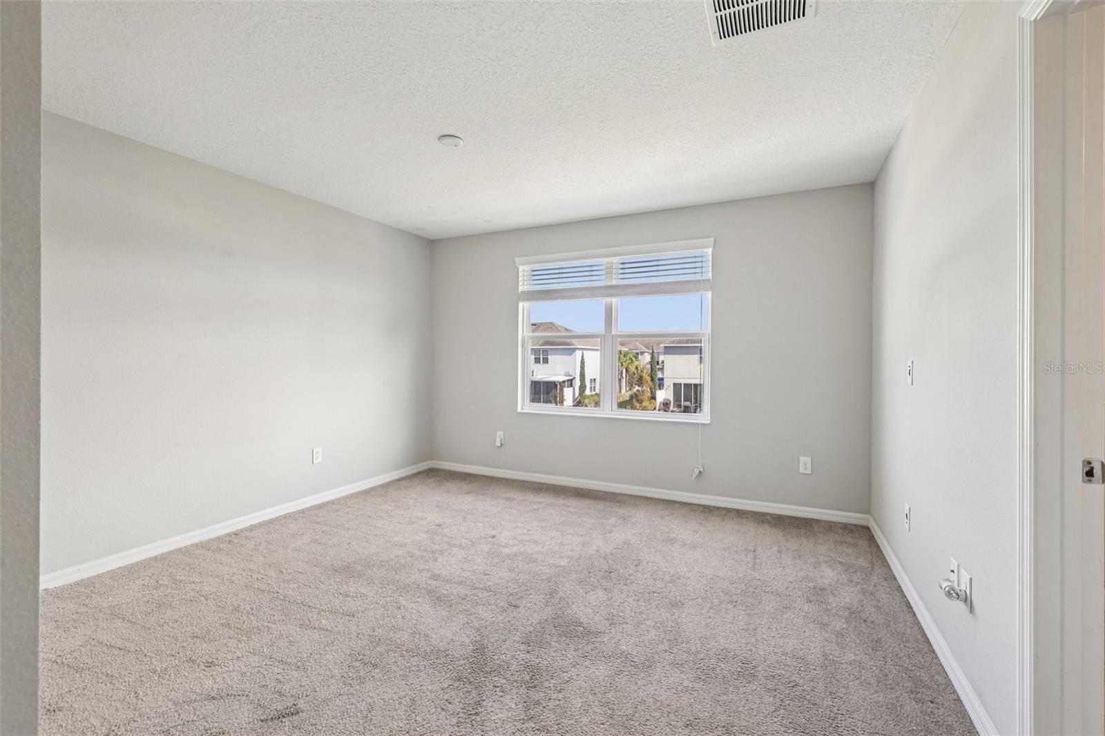 Image 10 of 30 For 7022 Summer Holly Place