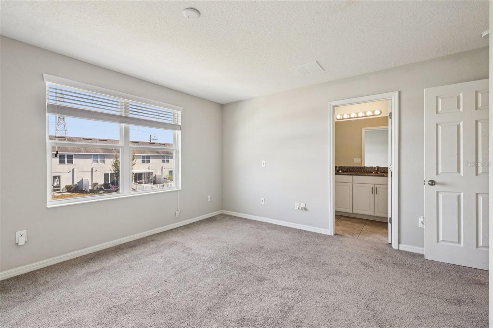 Image 16 of 30 For 7022 Summer Holly Place