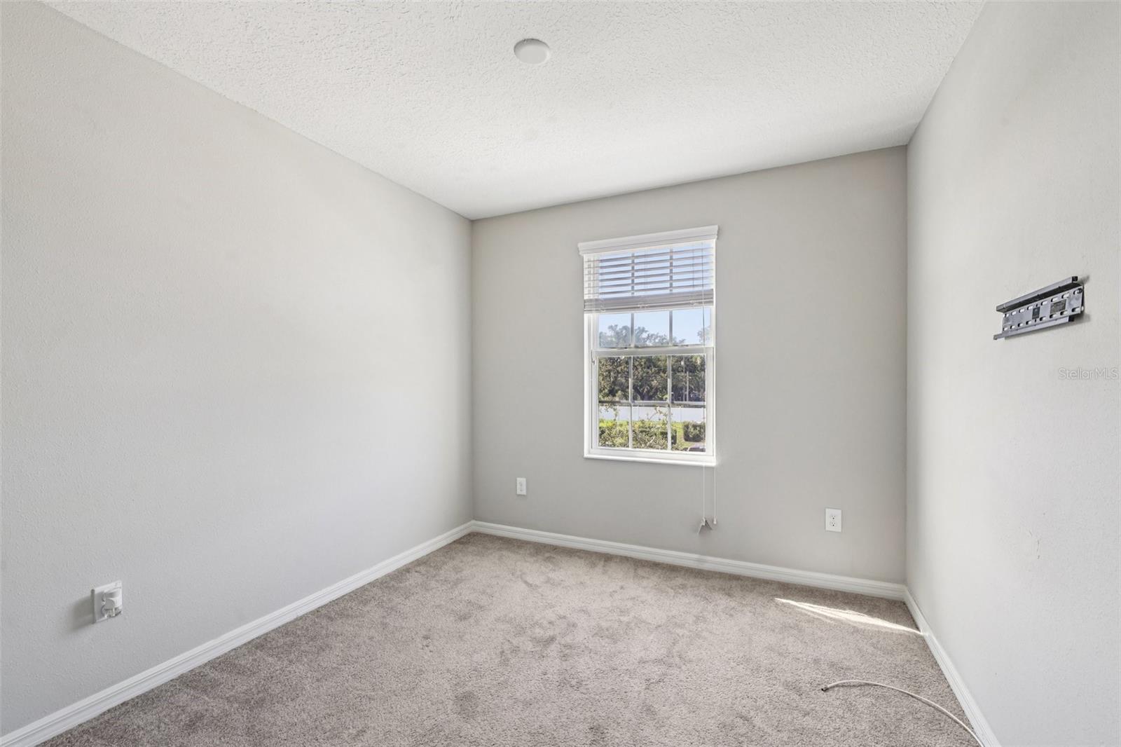 Image 18 of 30 For 7022 Summer Holly Place