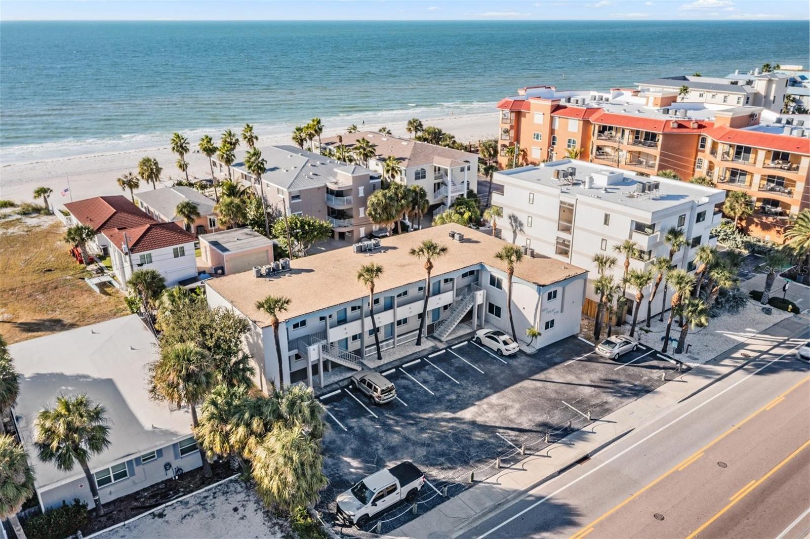 Image 22 of 34 For 2110 Gulf Boulevard 8