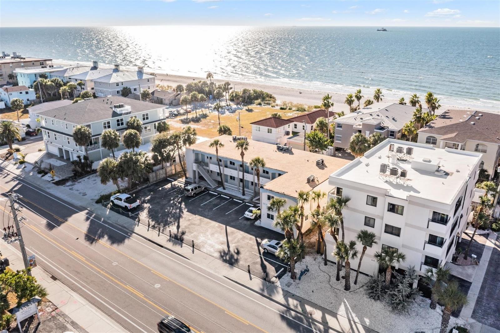 Image 23 of 34 For 2110 Gulf Boulevard 8