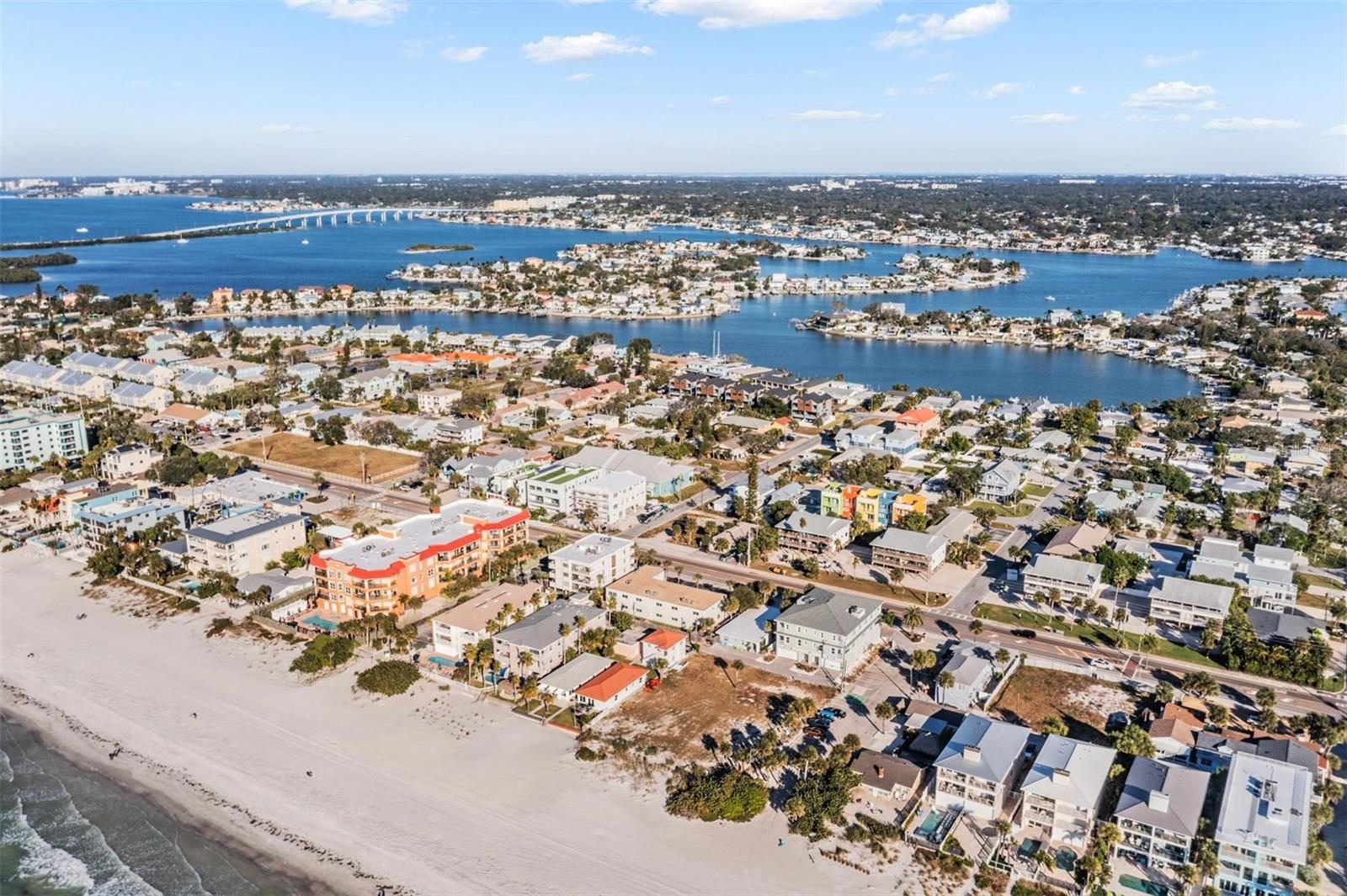 Image 25 of 34 For 2110 Gulf Boulevard 8