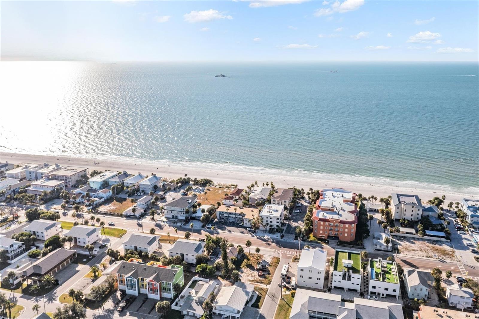 Image 27 of 34 For 2110 Gulf Boulevard 8